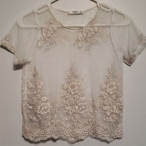 Feminine top with beautiful lace